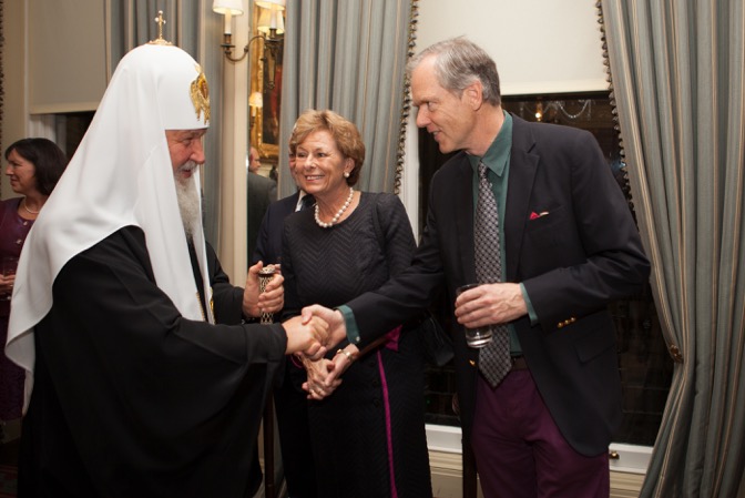 Patriarch Kirill greeting Ivan Lindsay at the Cavalry and Guards Club.