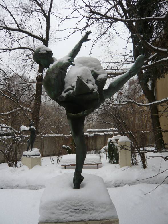 Galina Ulanova bronze by Elena Jansen-Manizer, Moscow, circa 1950, circa 2m tall,  February, 2012.